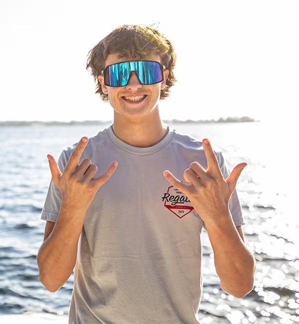 Lee Hite wakesurfing
